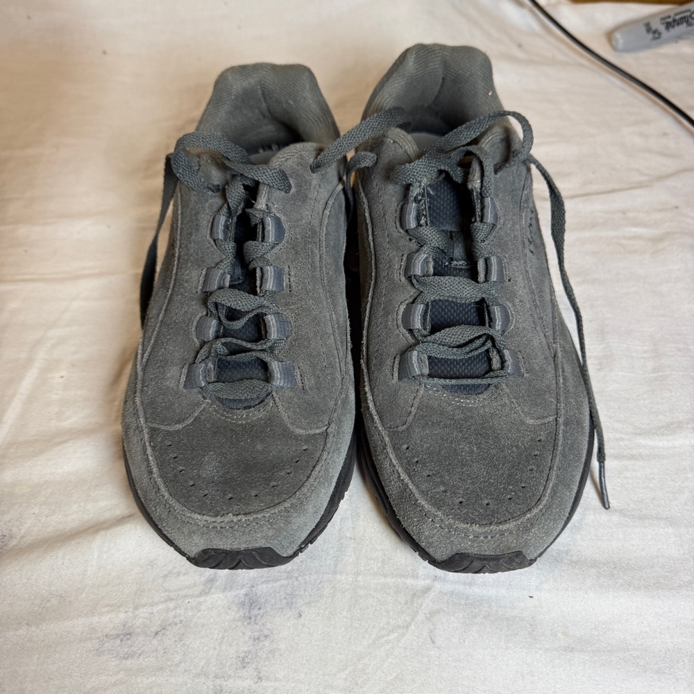 Ryka Catalyst 3 Suede Leather Shoes Women's Size 7 M Gray Sneakers Running
